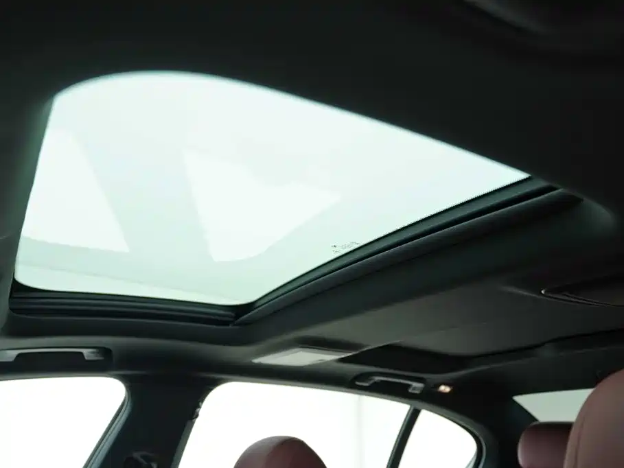BMW 5 Series — миниатюра 12