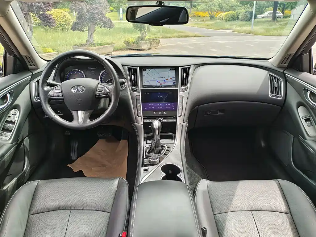 Infiniti Q50L 2016 2.0T Enjoy