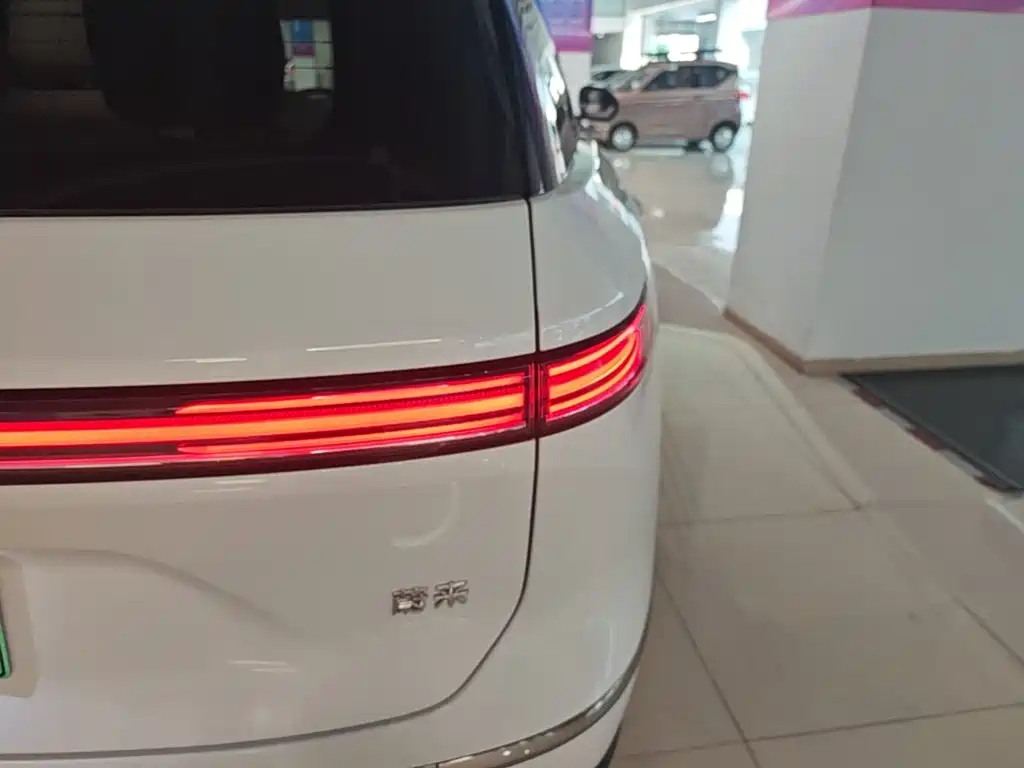 NIO ES8 — миниатюра 8