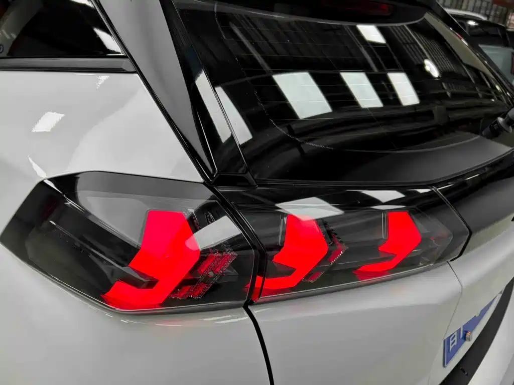 Peugeot 2008 — миниатюра 18