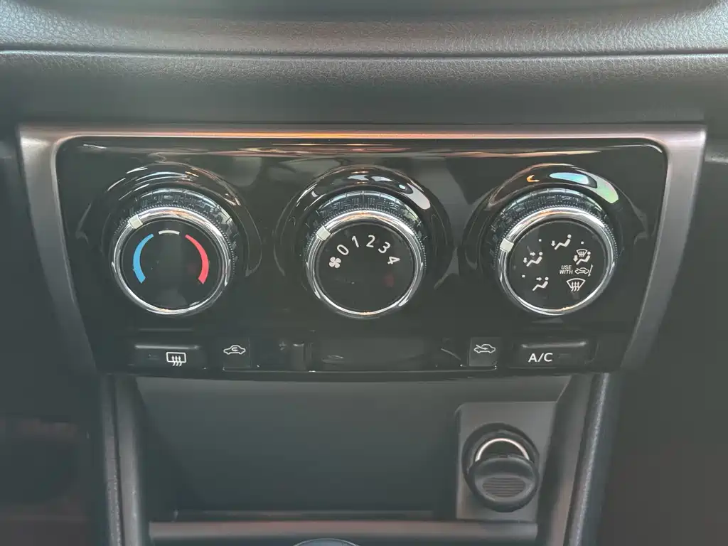 TOYOTA YARIS L ZHIXUAN