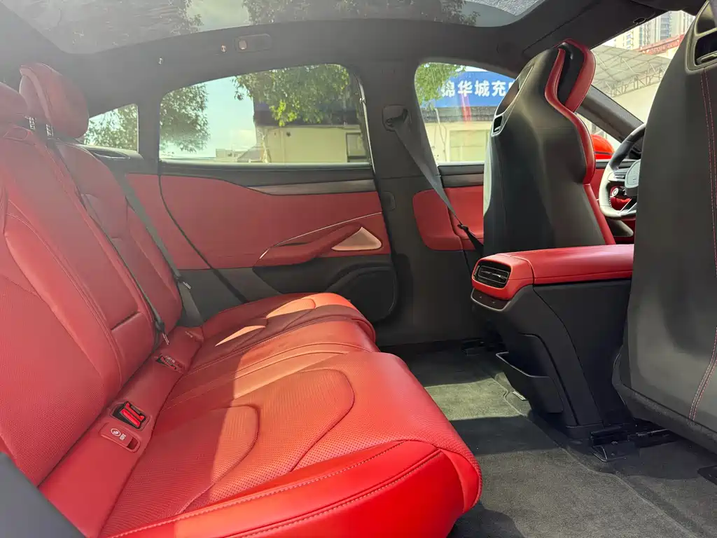 XIAOMI CAR XIAOMI SU7