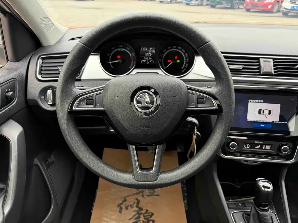 Skoda Rapid 2020 1.5L AT Comfort