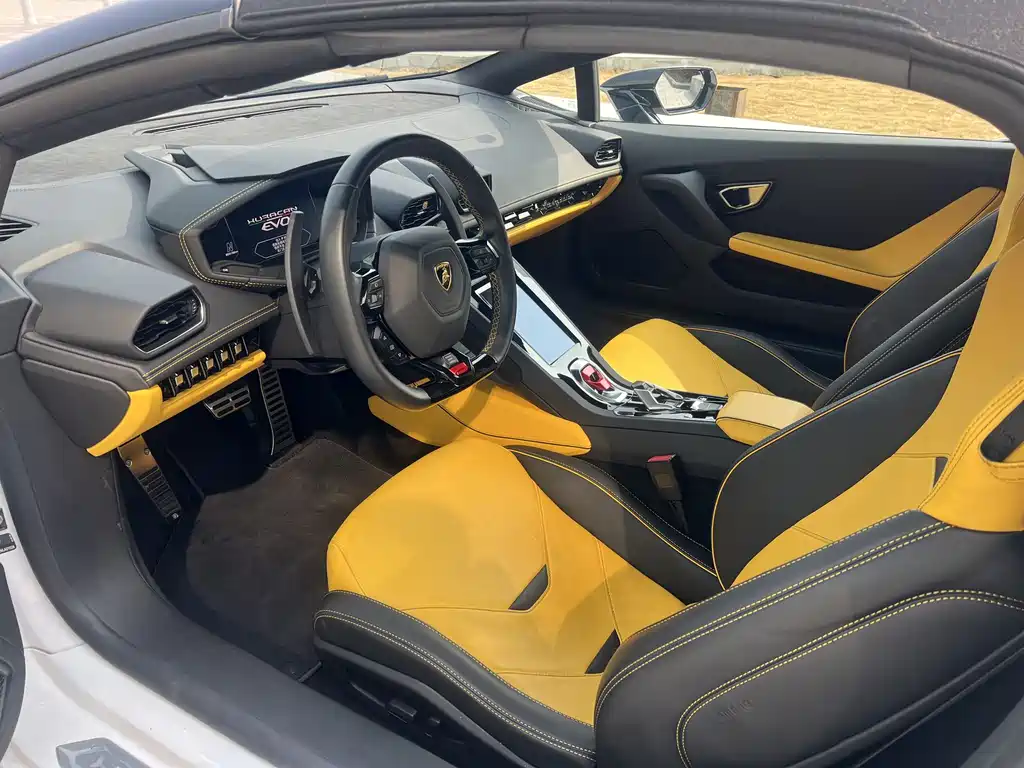 LAMBORGHINI HURACÁN