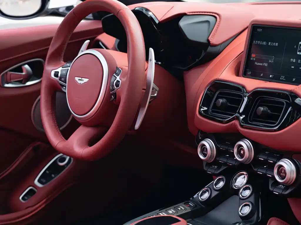 Aston Martin V8 Vantage — миниатюра 18