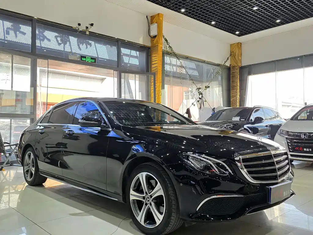 MERCEDES-BENZ E CLASS