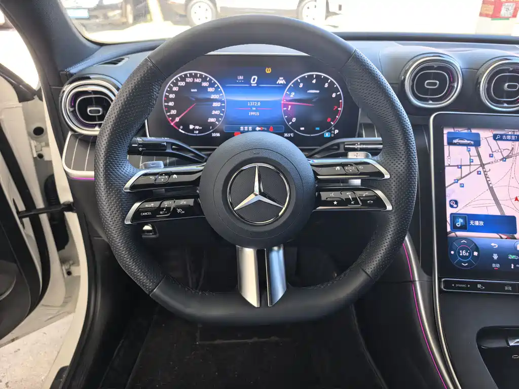 Mercedes-Benz C-Class — миниатюра 6