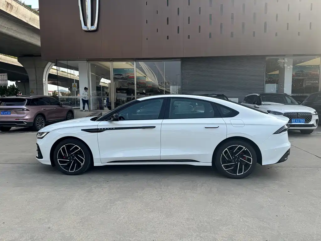 Lincoln Z — миниатюра 6