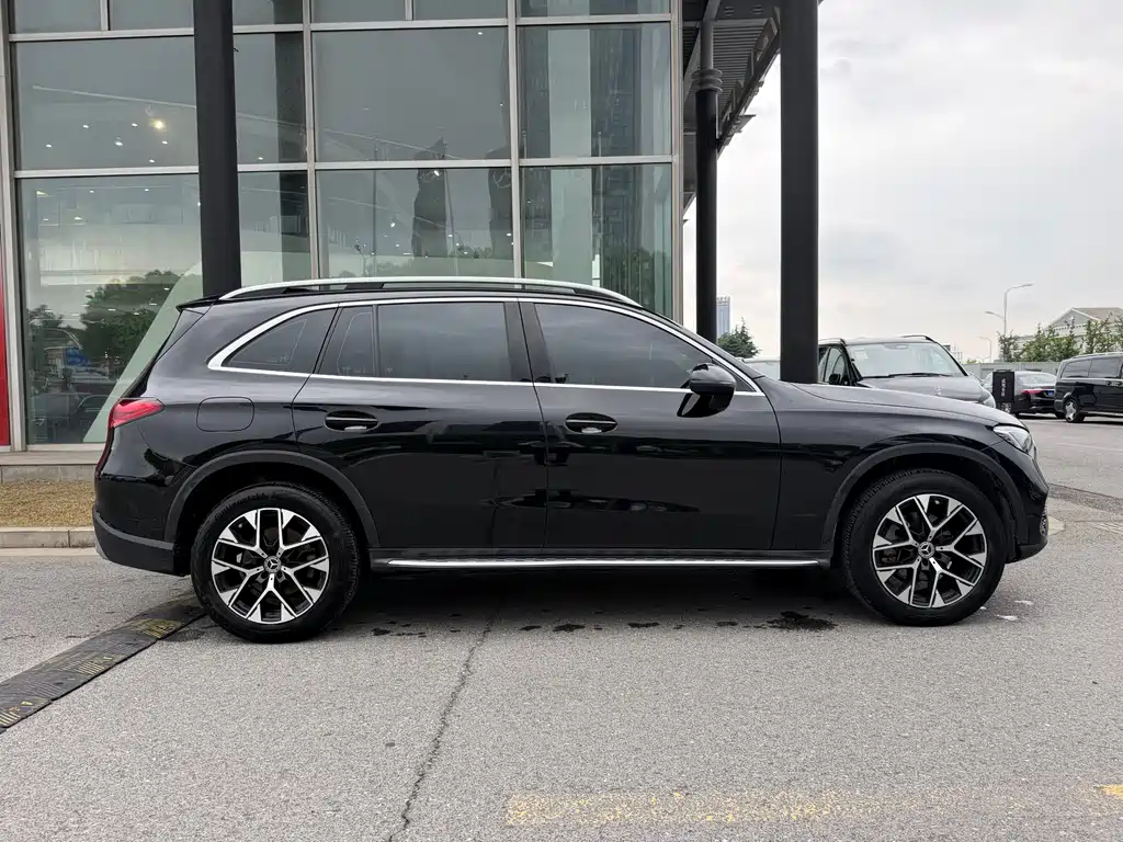 Mercedes-Benz GLC 2024 GLC 260 L 4MATIC 5 мест