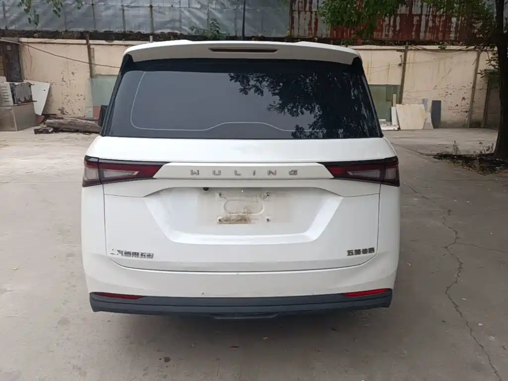 Wuling Jiachen — миниатюра 6