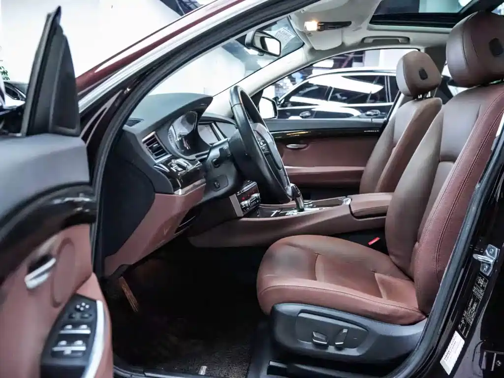 BMW 5 Series GT — миниатюра 4