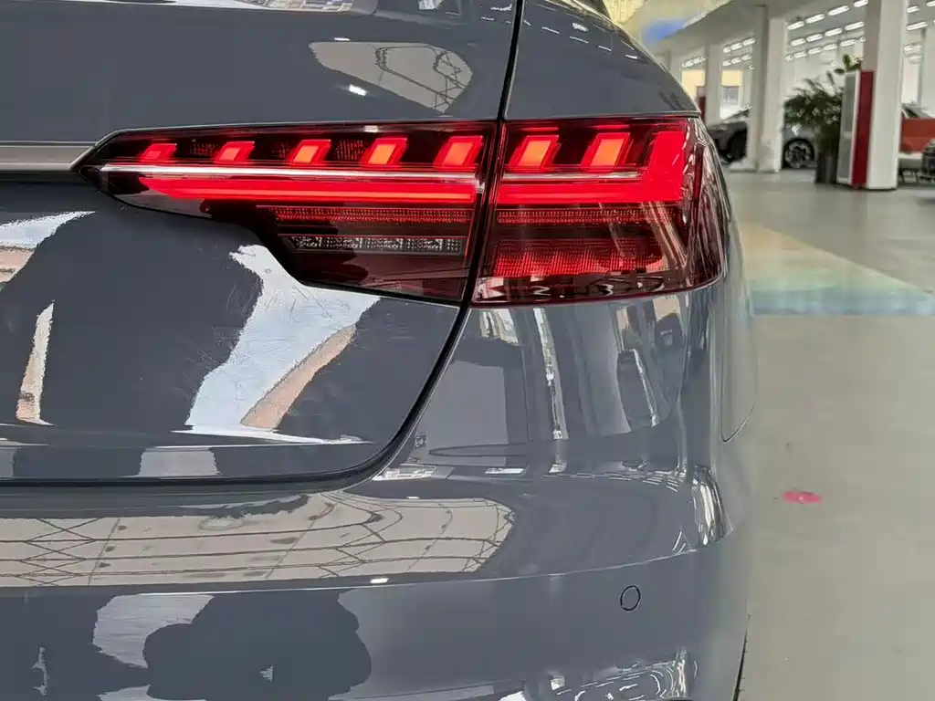 Audi A4L 2022 40 TFSI quattro RS