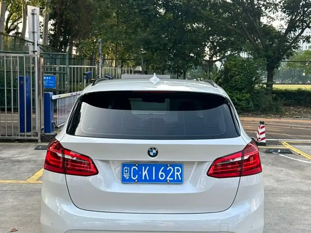 BMW 2 Series Active Tourer — миниатюра 8