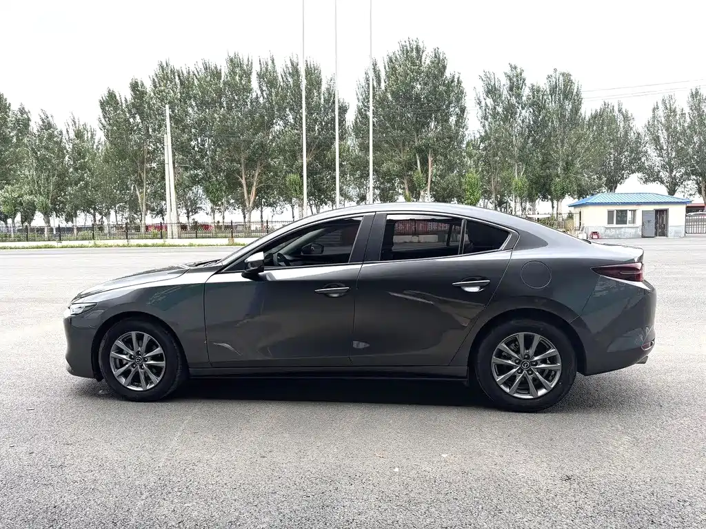 Mazda 3 Axela — миниатюра 2