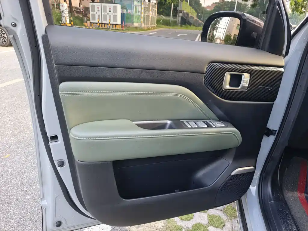 Baojun YepPlus Plus 2024 4 мест