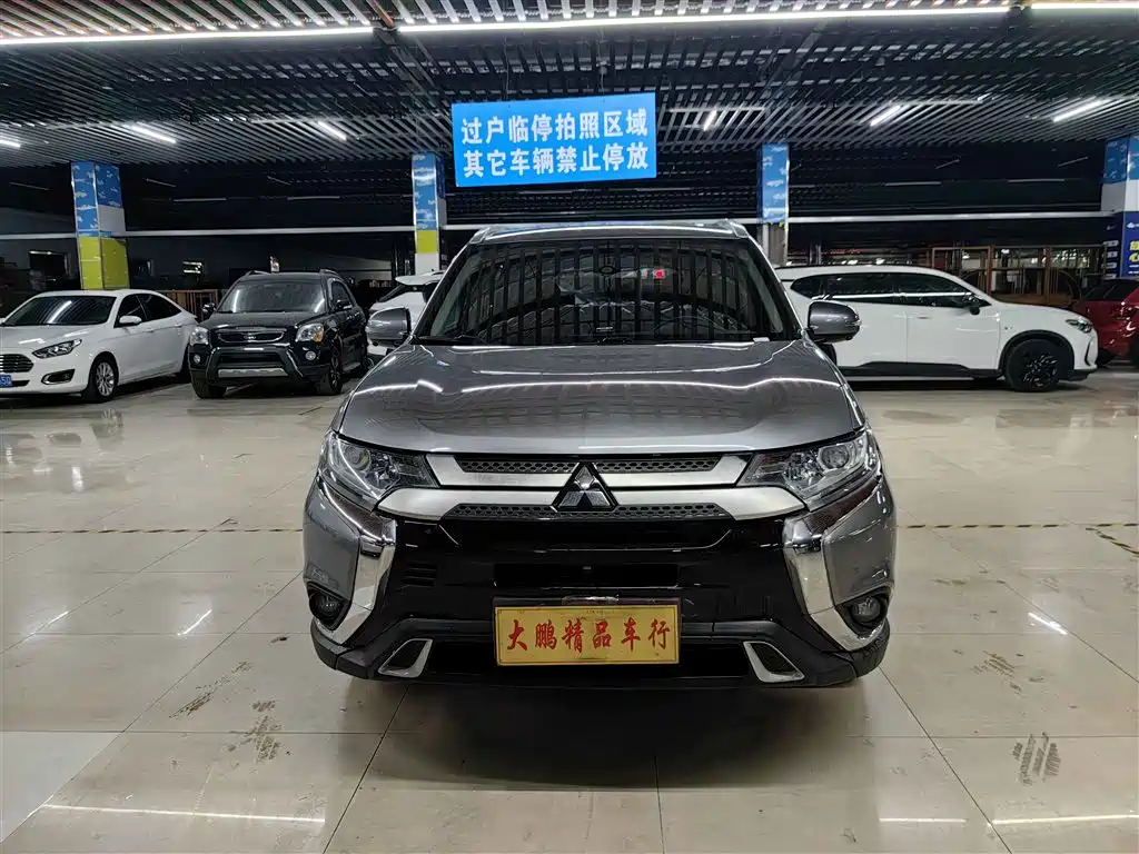 MITSUBISHI OUTLANDER