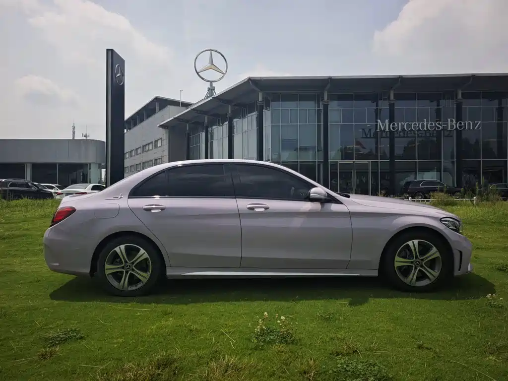 Mercedes-Benz C-Class — миниатюра 4
