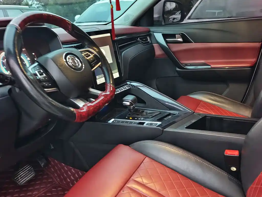 Dongfeng T5L 2019 1.5T CVT Luxury 7 мест