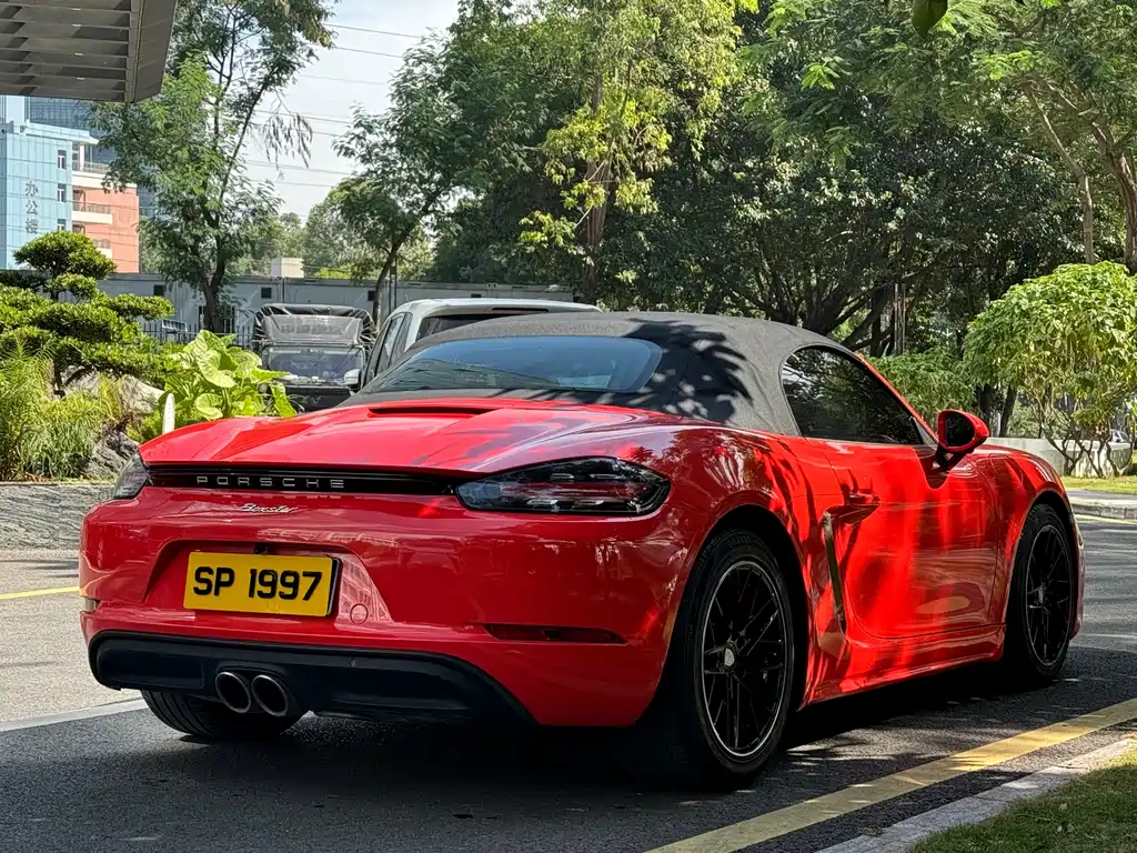 PORSCHE 718