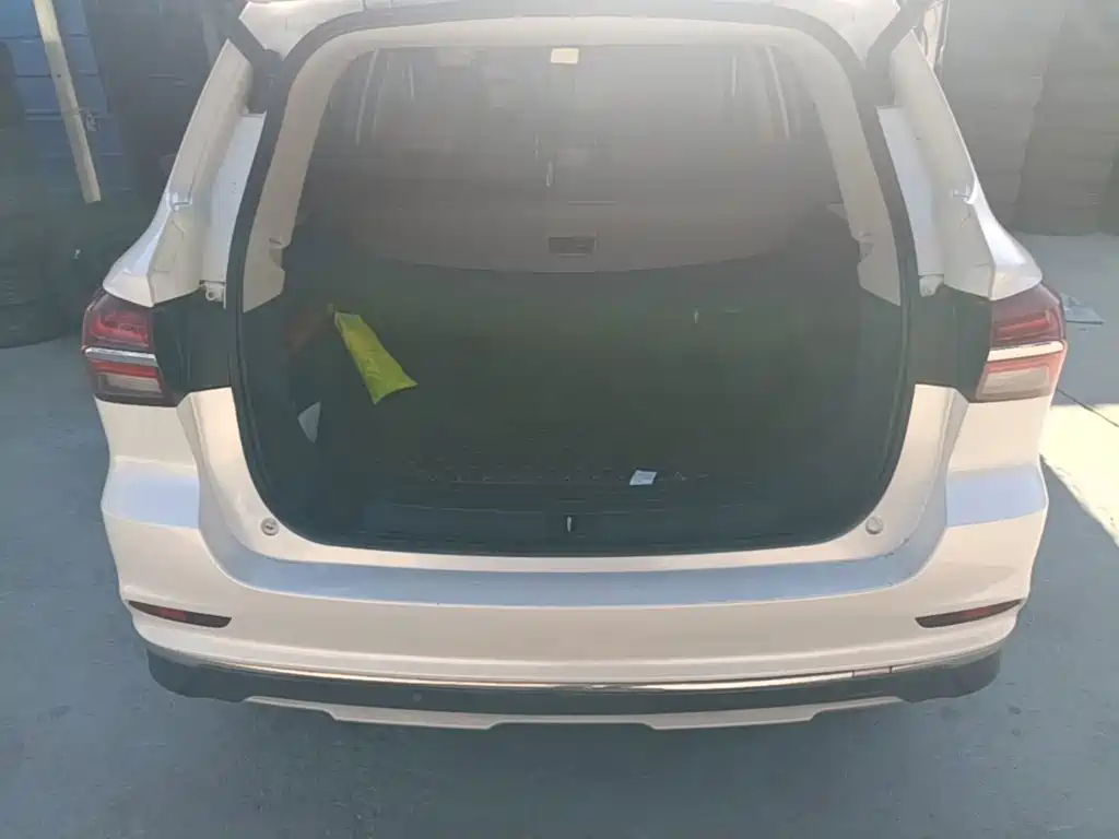 Roewe RX5 New Energy — миниатюра 19