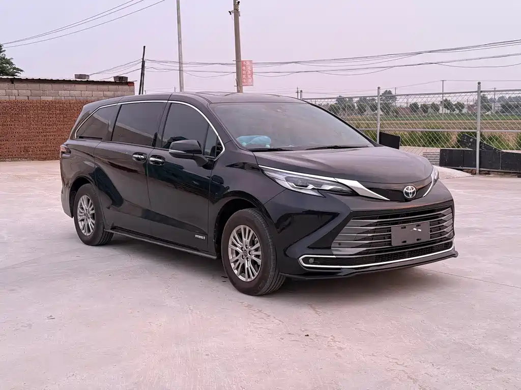 Toyota Sienna 2023 2.5L Luxury