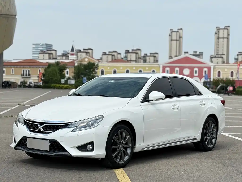 Toyota Reiz 2013