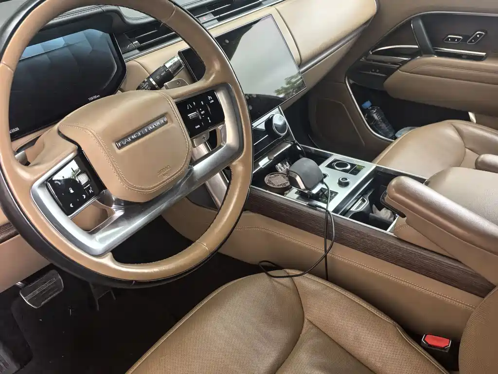 Land Rover Range Rover 2023 3.0 L6 400PS мест Long Wheelbase