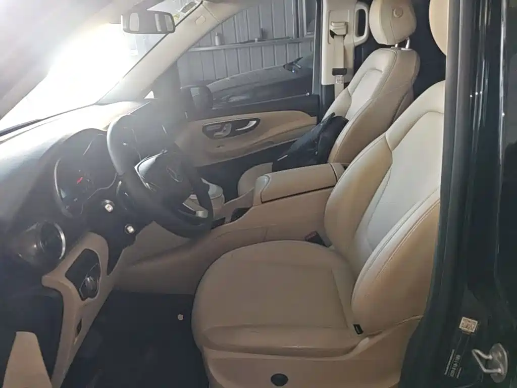 Mercedes-Benz V-Class — миниатюра 15