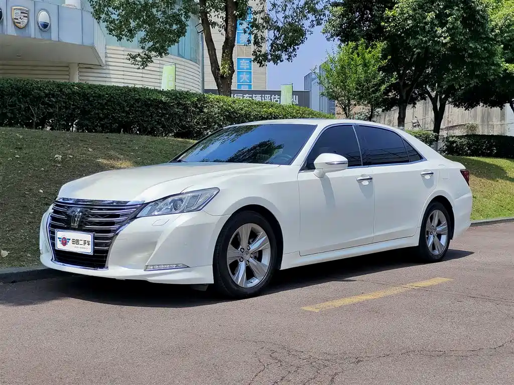 Toyota Crown 2017