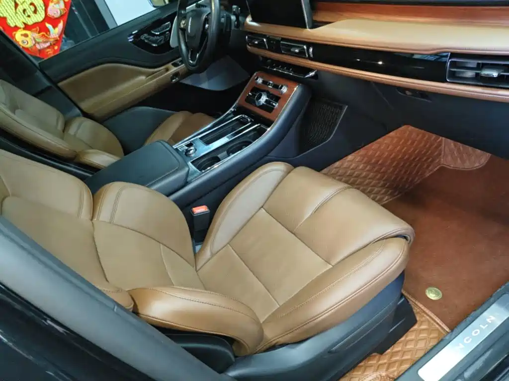 Lincoln Aviator — миниатюра 25
