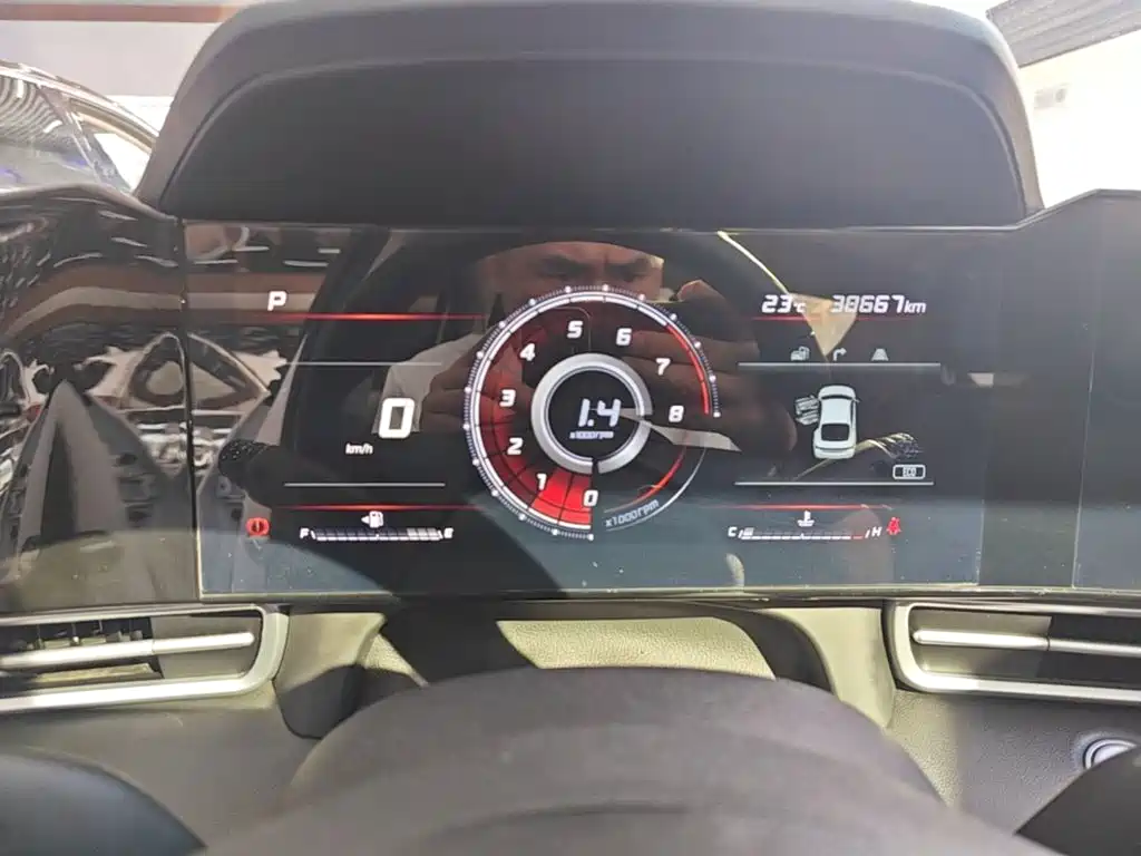 Hyundai Elantra — миниатюра 12