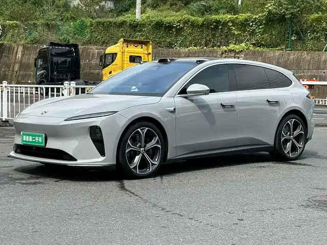 NIO ET5T