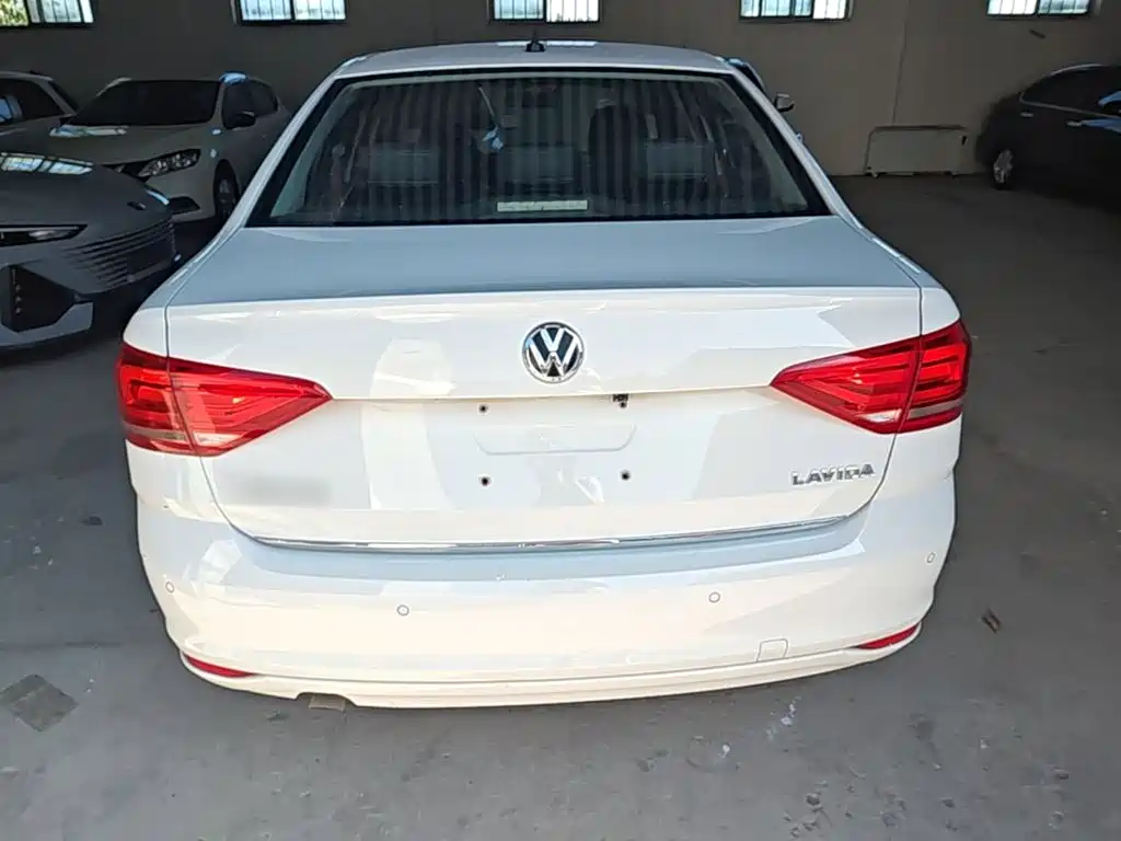 Volkswagen Lavida — миниатюра 6