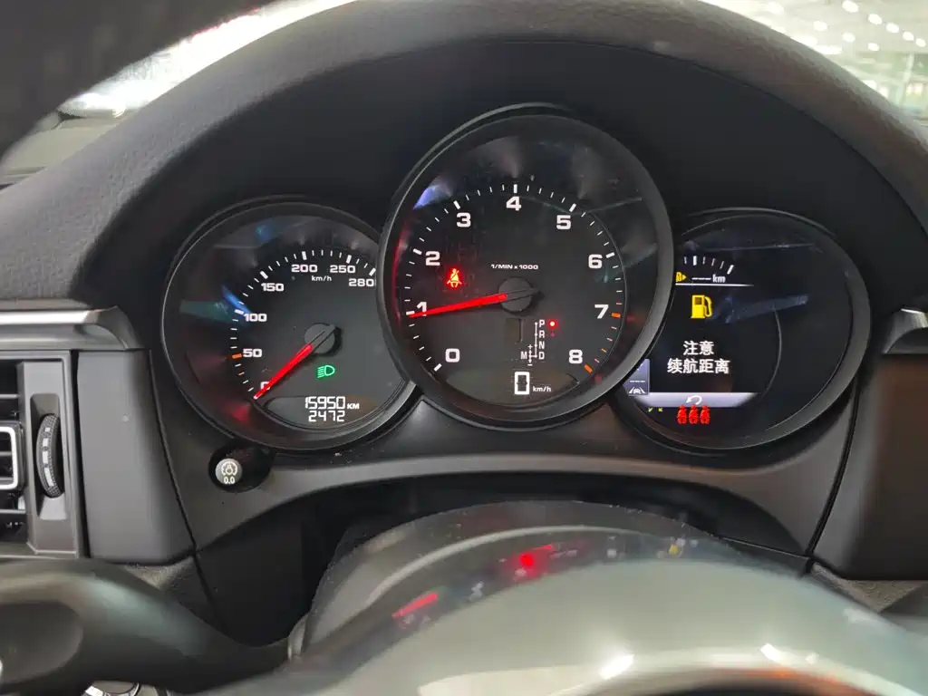 Porsche Macan — миниатюра 17