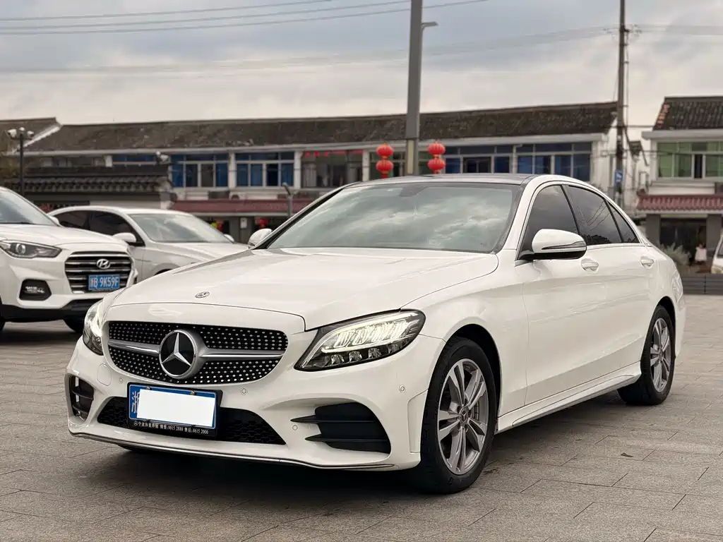 Mercedes-Benz C-Class 2021