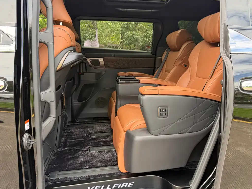 Toyota Vellfire — миниатюра 9