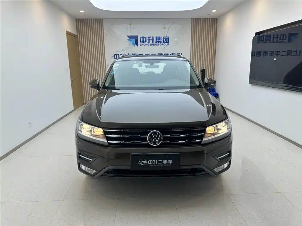 VOLKSWAGEN TIGUAN L