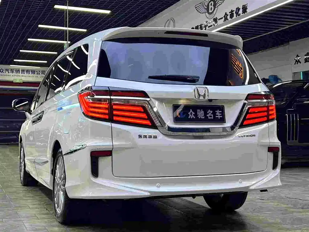 Honda Elysion 2016 2.4L Comfort