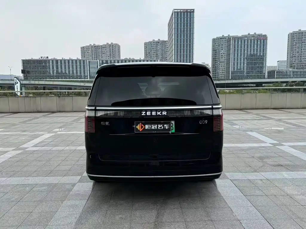 Zeekr 009 2024 мест 108kWh