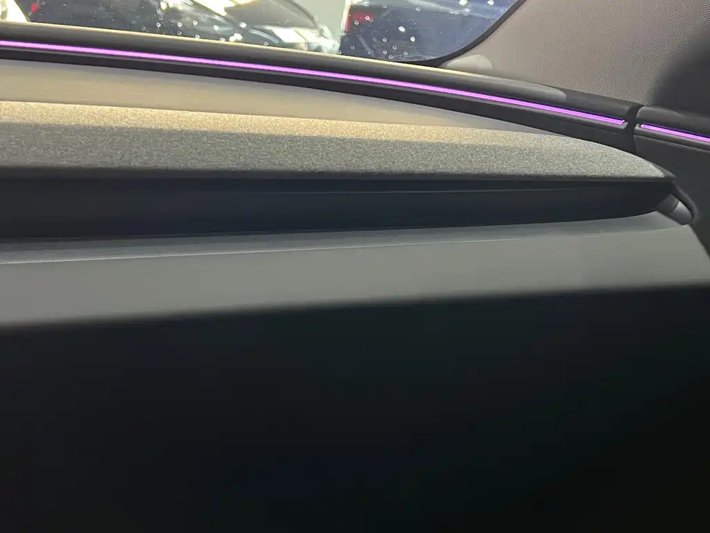 Tesla Model 3 — миниатюра 11