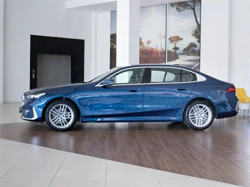 BMW  5 SERIES