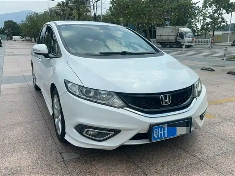 Honda Jade 2016 1.8L AT Comfort Elite 5 мест