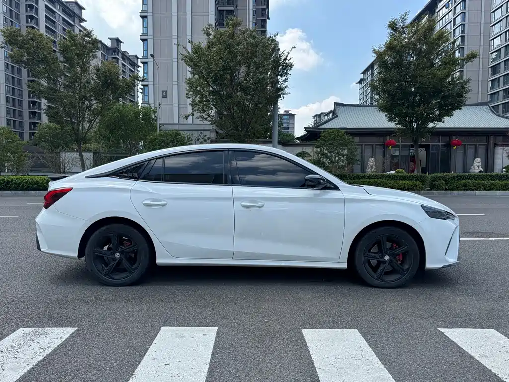 MG MG5 Scorpio — миниатюра 10