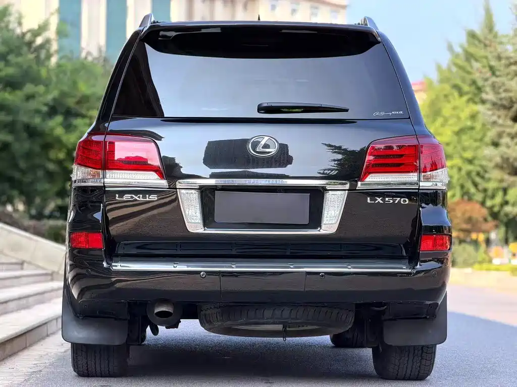 Lexus LX — миниатюра 13