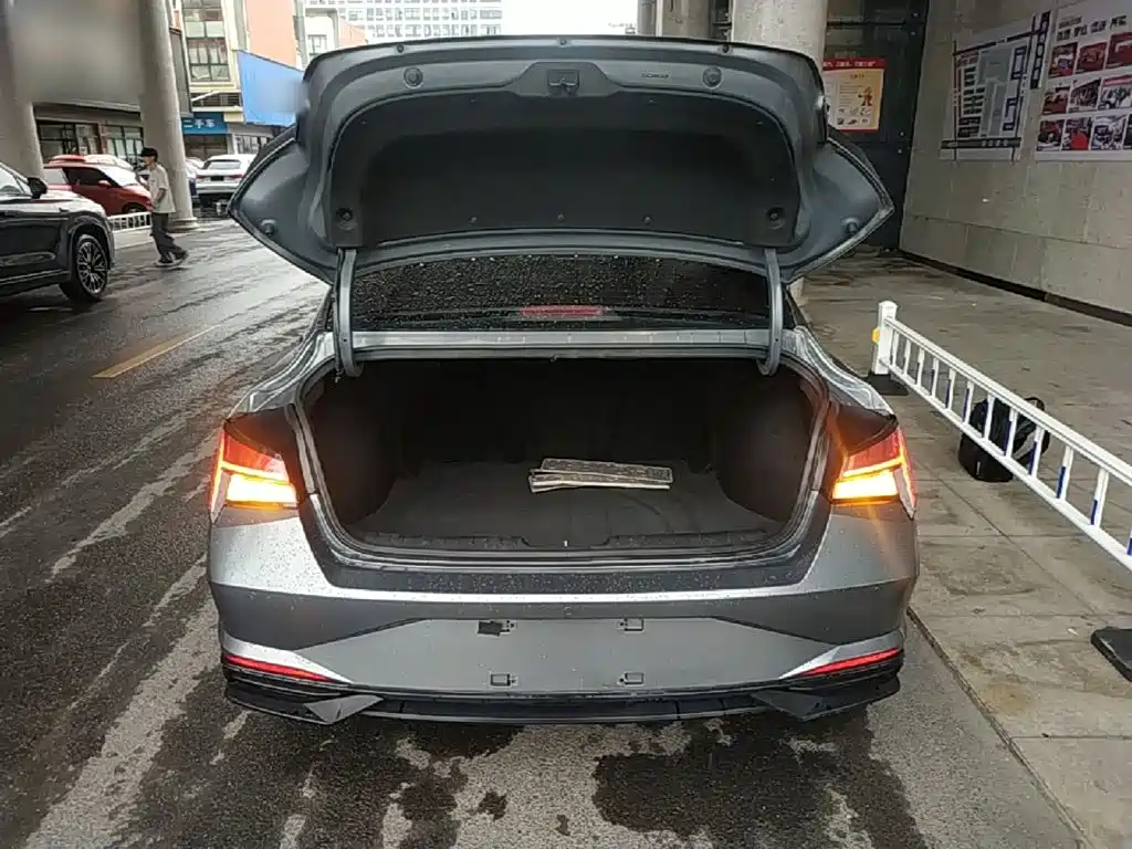 Hyundai Elantra — миниатюра 19