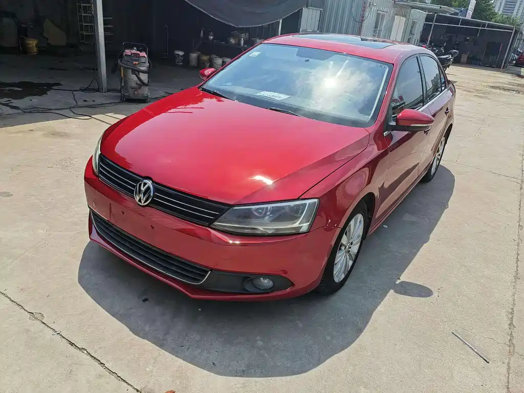 Volkswagen Sagitar 2013