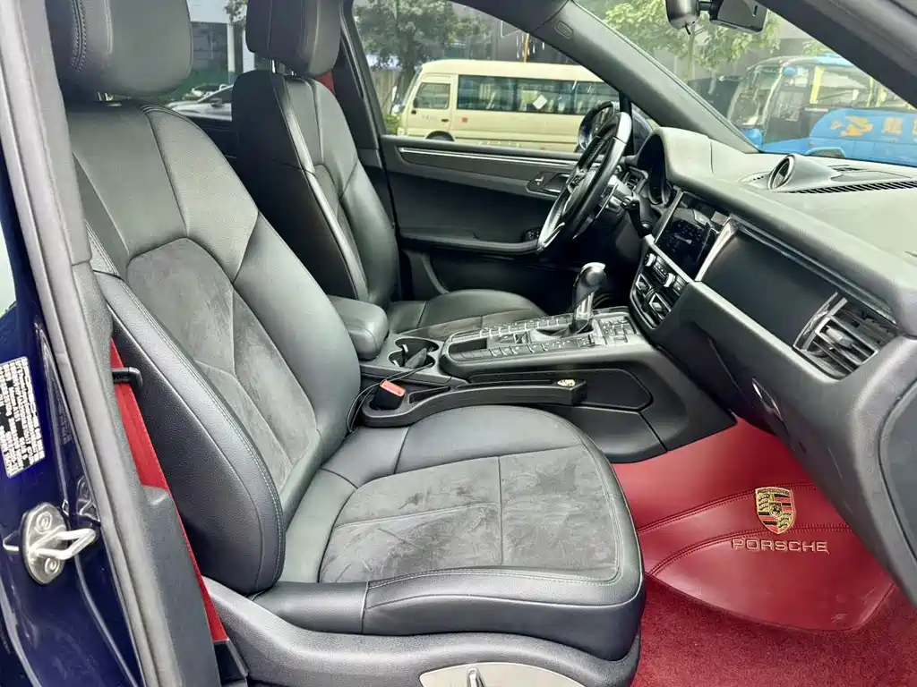 Porsche Macan — миниатюра 6
