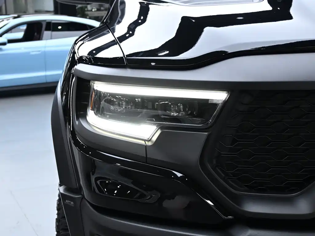 Ram Trucks 2023 6.2T AT