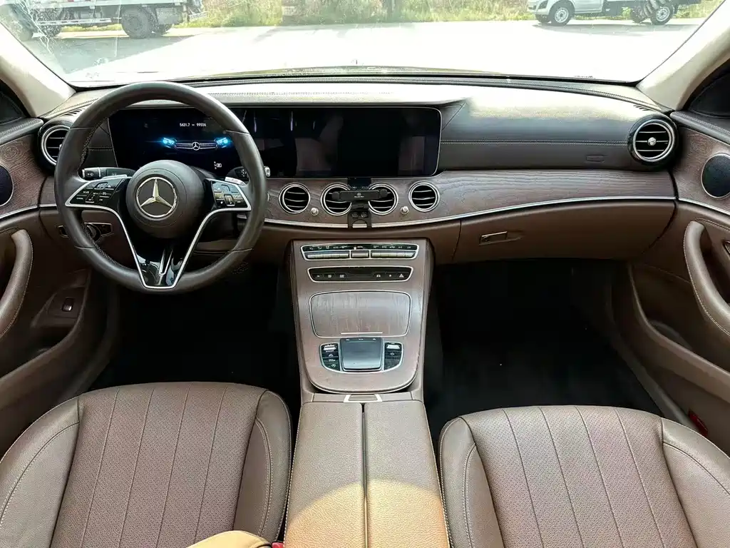 Mercedes-Benz E-Class E 2023 E 300 L Fashion
