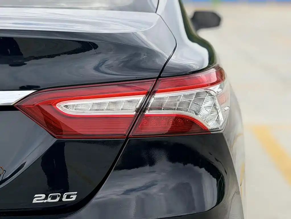 Toyota Camry — миниатюра 23